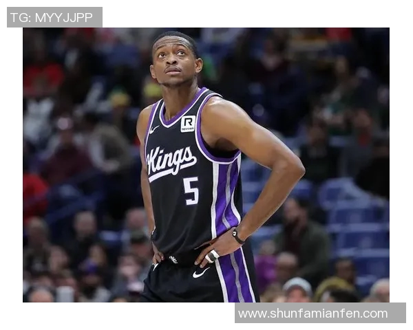 德阿隆福克斯如何在NBA赛场上崭露头角成就自己的篮球梦想