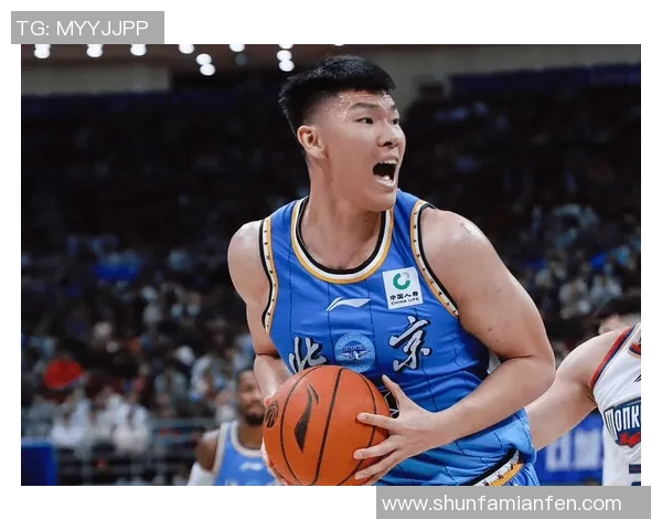 范子铭：从篮球新星到职业生涯的辉煌之路探索与成长的故事