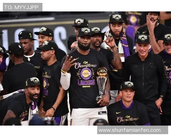 勒布朗-詹姆斯再度荣膺NBA最有价值球员，带领球队冲击总冠军