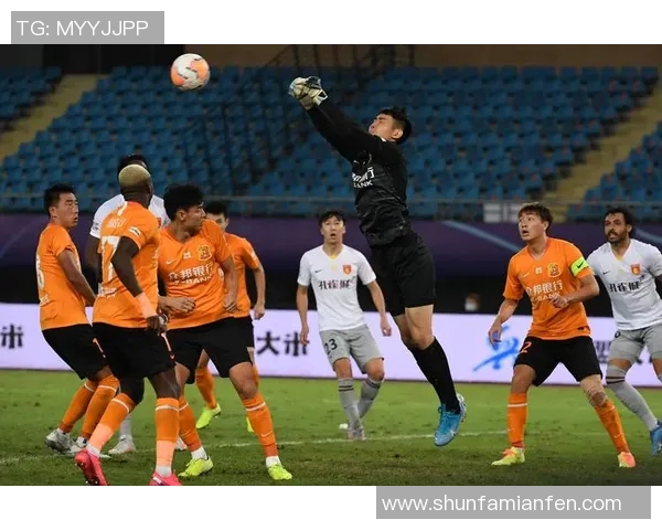 武汉卓尔迎战江苏队全力争胜展现球队实力与拼搏精神