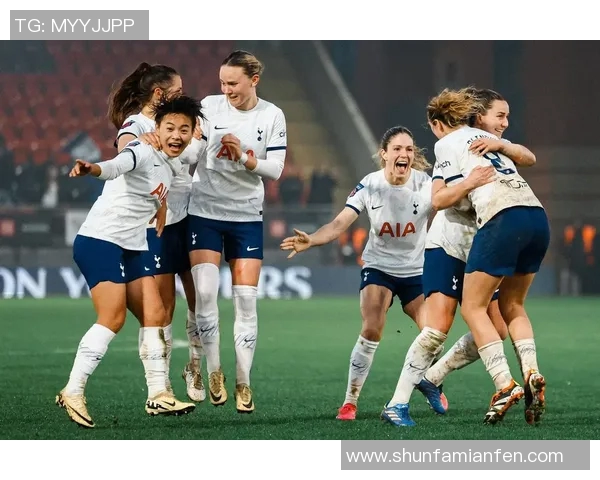 里昂女足迎战曼城女足强强对决期待精彩瞬间与战术较量