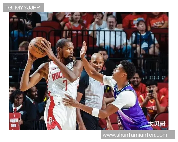 夏季连火箭与爵士的精彩对决展现篮球魅力与团队合作精神