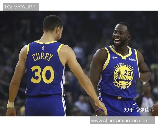 德雷蒙德格林如何在勇士队中发挥领导力与防守核心作用